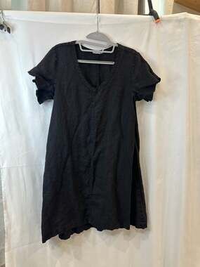 Wilt 100 % linen Women's Black Slub Linen Flutter Sleeve V-Neck Shift Dress